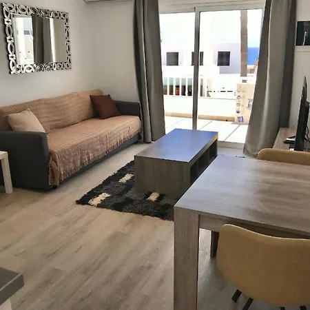 Beautiful 1 Bed Apt First Floor With Air Con & Free Wifi Atlantic View Apt 11a