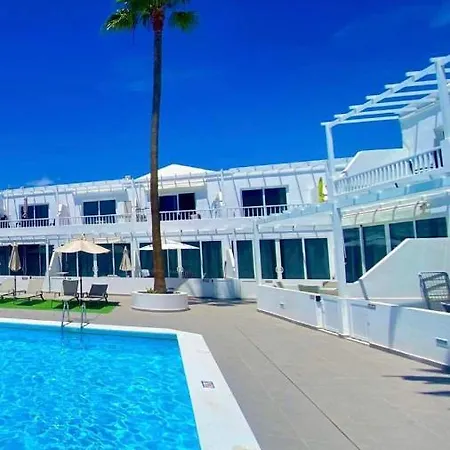Beautiful 1 Bed Apt First Floor With Air Con & Free Wifi Atlantic View Apt 11a Apartmán *