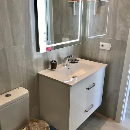 Beautiful 1 Bed Apt First Floor With Air Con & Free Wifi Atlantic View Apt 11a Appartamento
