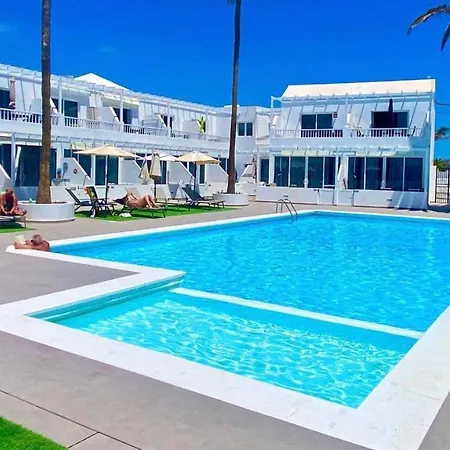 Beautiful 1 Bed Apt First Floor With Air Con & Free Wifi Atlantic View Apt 11a * Puerto del Carmen (Lanzarote)